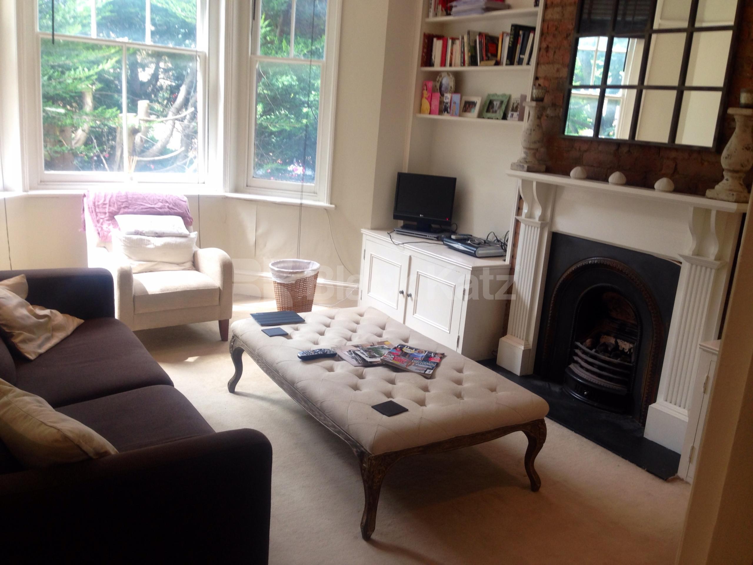 			LET , 2 Bedroom, 1 bath, 1 reception Apartment			 Gauden Road, Clapham North  SW4